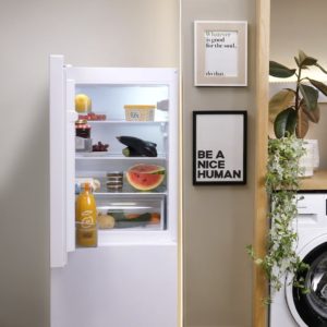 Montpellier MS135W Low Frost Fridge Freezer in White - Image 5