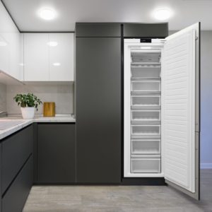 Montpellier MITF197 Integrated Tall No Frost Freezer - Image 3