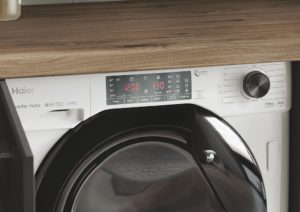 Haier HWDQ90B416FWB-UK Series 4 5/9kg 1600rpm D/A Rated Integrated Washer Dryer - White - Image 3