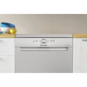 Indesit D2F HK26 S UK Freestanding 60cm Dishwasher - Silver - Image 5