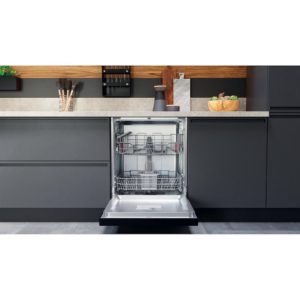 Hotpoint HBC 2B19 UK N Semi-Integrated Dishwasher - Image 2