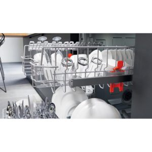 Hotpoint HBC 2B19 UK N Semi-Integrated Dishwasher - Image 7