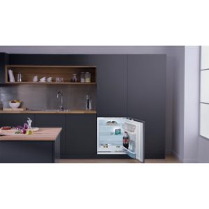 Hotpoint integrated fridge - Image 2