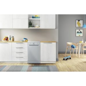 Indesit DF9E 1B10 S UK Slimline Freestanding Dishwasher - Silver - Image 2