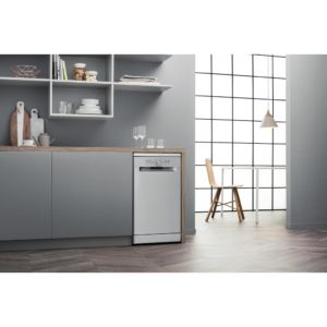 Hotpoint HSFE 1B19 S UK N Slimline 45cm Dishwasher - Silver - Image 2