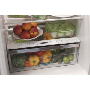 Whirlpool ART 45502 Built-In Fridge Freezer - Image 4