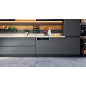 Hotpoint HBC 2B19 X UK N Semi-Integrated Dishwasher - Image 9