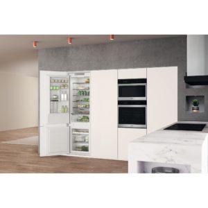 Whirlpool WHC20 T321 UK Built-In Fridge Freezer - Image 5