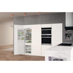 Whirlpool WHC18 T332 P UK Built-In Fridge Freezer - Image 5