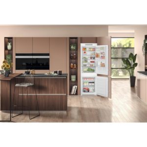 Hotpoint HTC18 T32 2 Built-In Fridge Freezer - Image 3