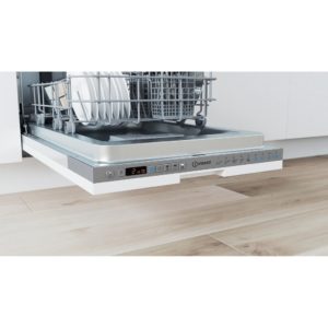 Indesit DSIO 3T224 E Z UK N Integrated Dishwasher - Image 4