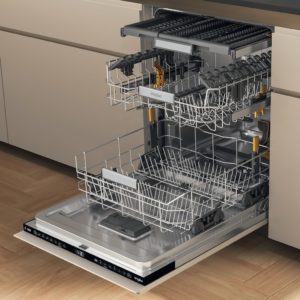 Whirlpool W7I HF60 TUS UK Built-In 15 Place Setting Dishwasher - Image 2