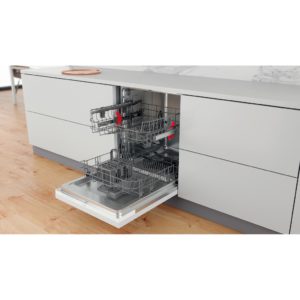 Whirlpool WIE 2B19 N UK Supreme Clean Integrated Dishwasher - Image 3