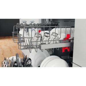 Whirlpool WIE 2B19 N UK Supreme Clean Integrated Dishwasher - Image 8