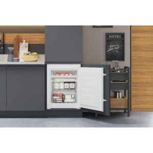 Hotpoint HTC18 T311 UK Integrated Fridge Freezer - Image 6