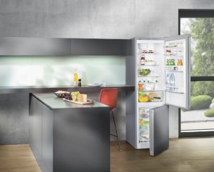 Liebherr CNel4813 60cm Freestanding Fridge Freezer - Image 3