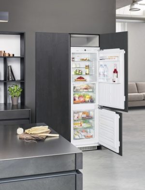 Liebherr ICBN3324 178cm Built-In Fridge Freezer - Image 4