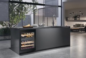 Liebherr UWTgb1682 34 Bottle Wine Cabinet - Image 3