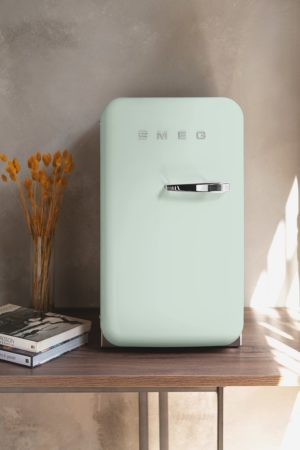 Smeg FAB5RPG5 40cm Small 50s Style Right Hand Hinged Minibar, Pastel Green - Image 5