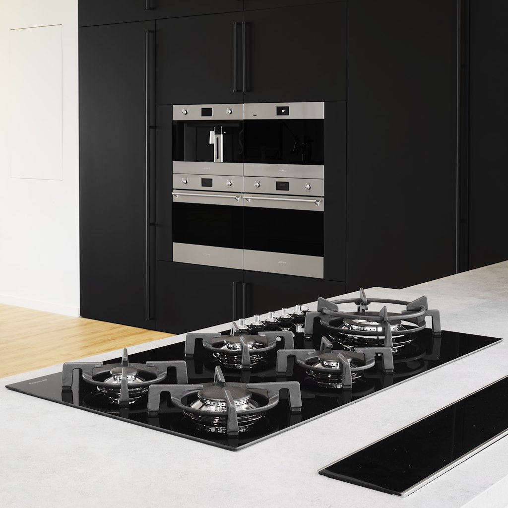 Smeg PV395LCN Gas Hob, Black - Image 4