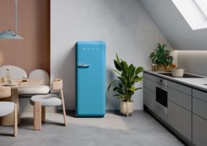 Smeg FAB28RDLB5 60cm 50s Style Right Hand Hinge Fridge with Icebox, Azzurro - Image 9