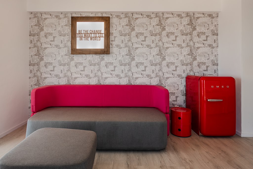 Smeg FAB10RRD5 55cm Fridge with Icebox Right Hand Hinge, Red - Image 5