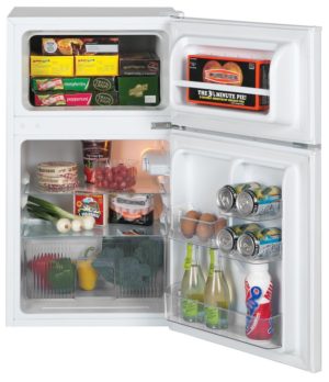 Lec T50084W Undercounter Fridge Freezer - Image 4